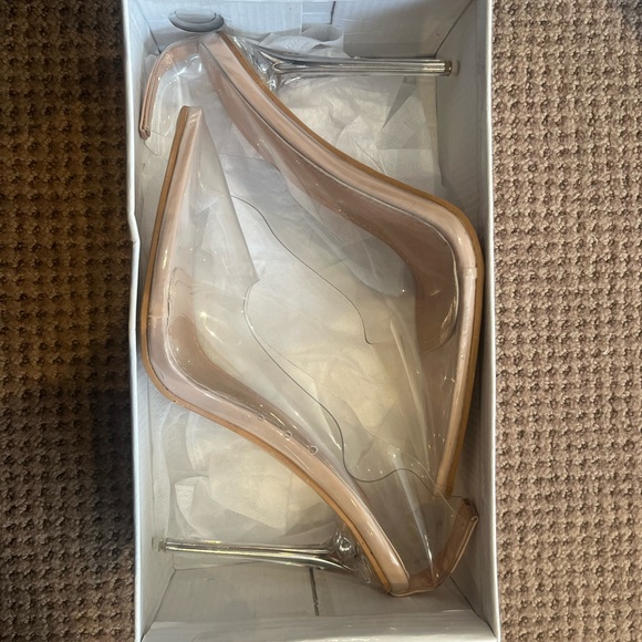 Clear stilleto court heels - Picture 3 of 4